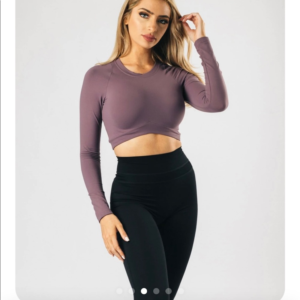 Pulse surge leggings & Long sleeve crop top.